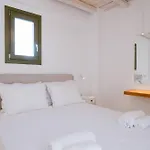 White Cliff Paros Амбелас