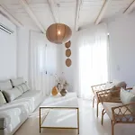 White Cliff Paros 安倍拉斯