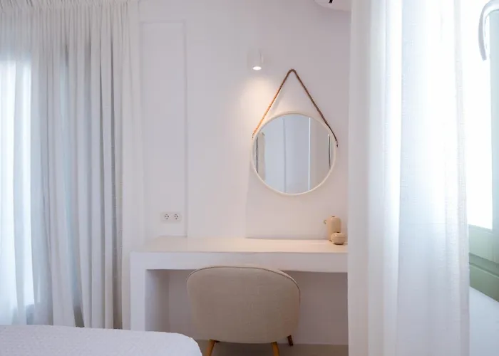 White Cliff Paros Villa *