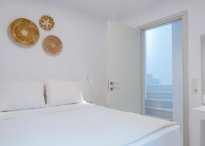 White Cliff Paros Villa *